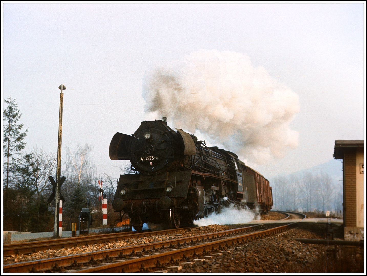 Majestätisch in voller Pracht sich in die Kurve legend 41 1273