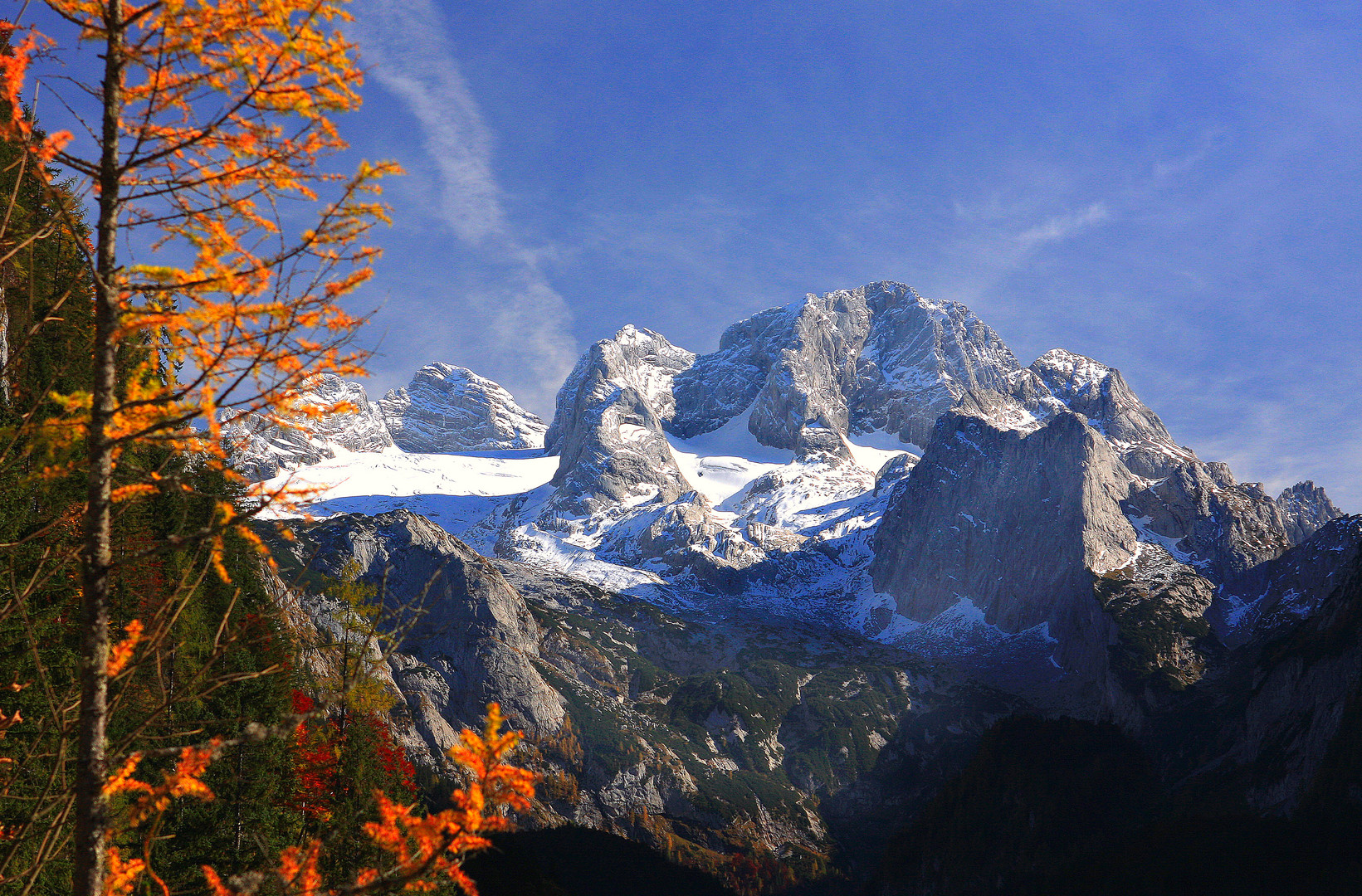 Majestätischer Dachstein mit Gletscher