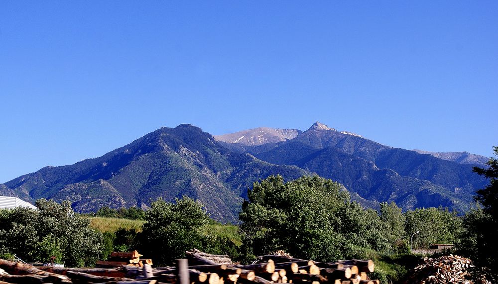 Majestueux, le Mont Canigou ....