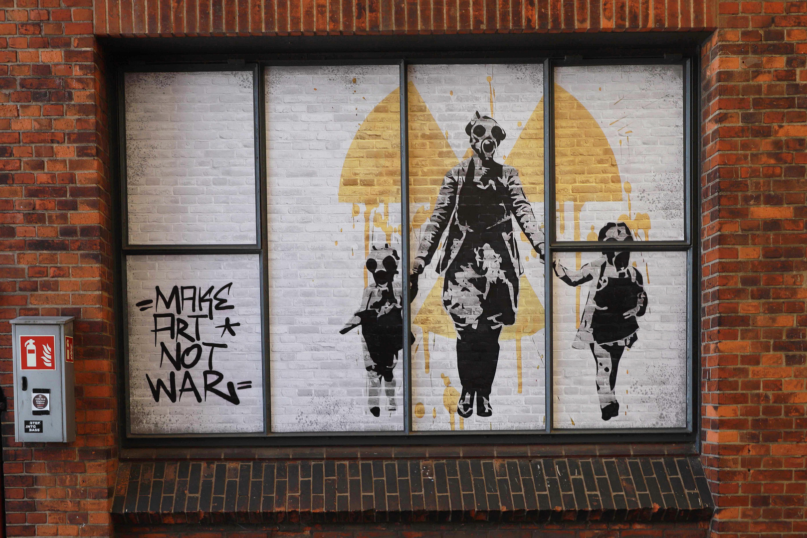 make art not war