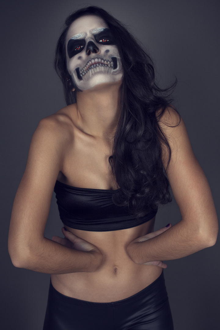 MAKE-UP SKULL