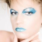 Makeup blau weiss