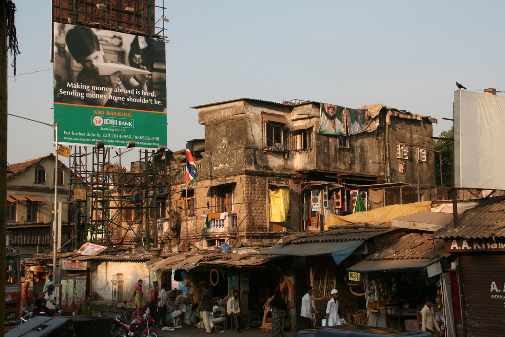 Making Money ...Plakat in Stadtviertel in Mumbai, Indien