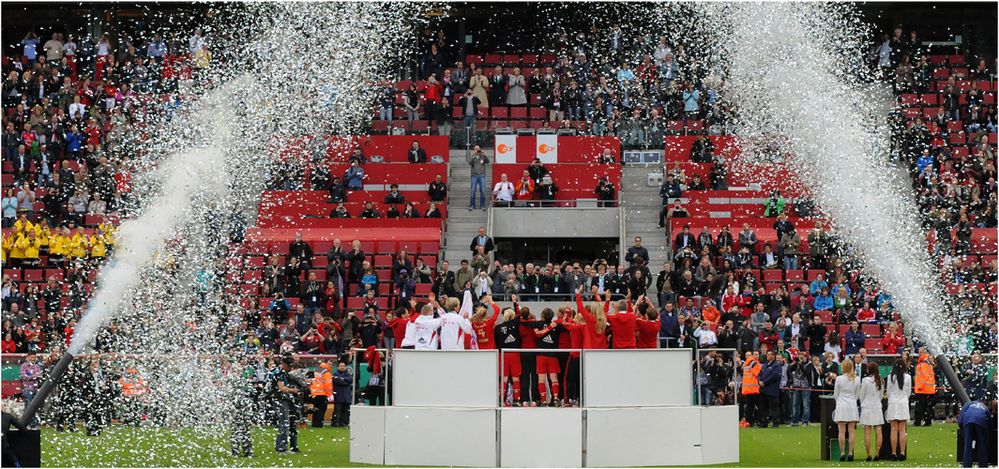 Making of "FC Bayern DFB-Pokalsieger 2012"