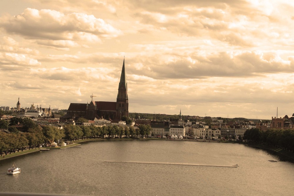 MAl ein bild aus dem Risenrad auf schwerin