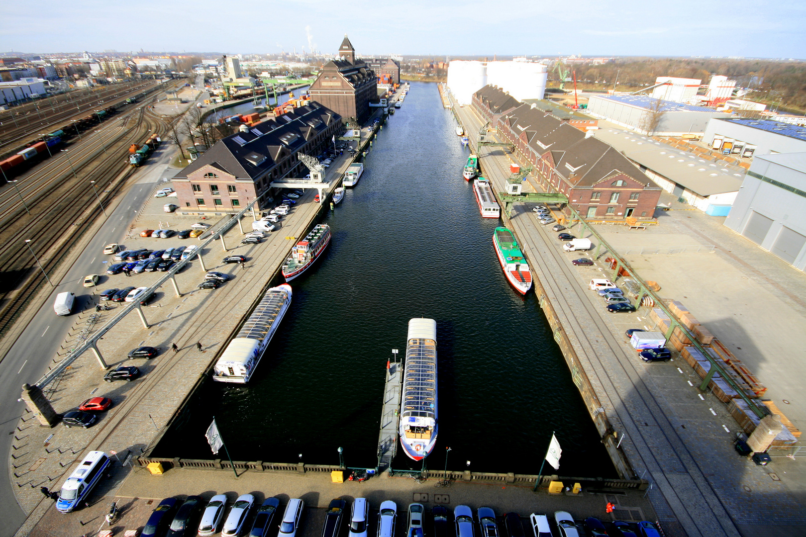 mal kurz über den westhafen geflogen...