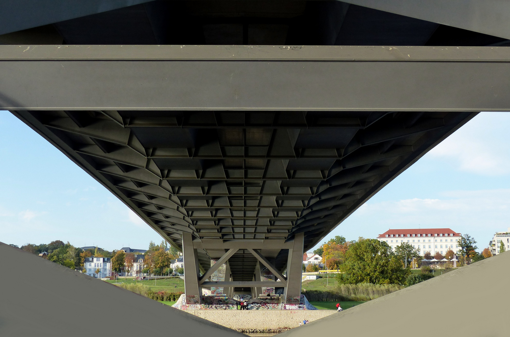 Mal unter der Brücke