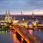 Mal was neues von Köln: Dom mit Hohenzollernbrücke .....