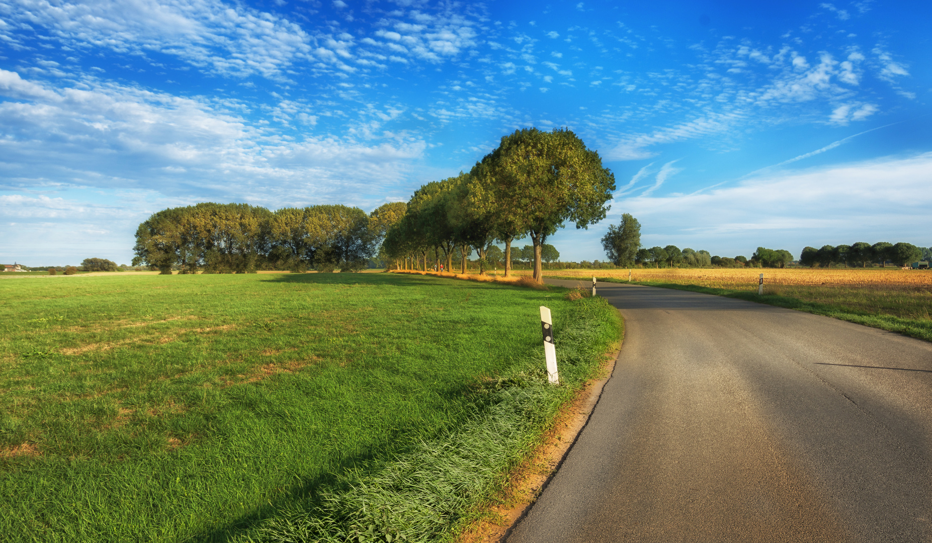 Mal wieder auf der Straße! Foto & Bild | architektur, landschaft