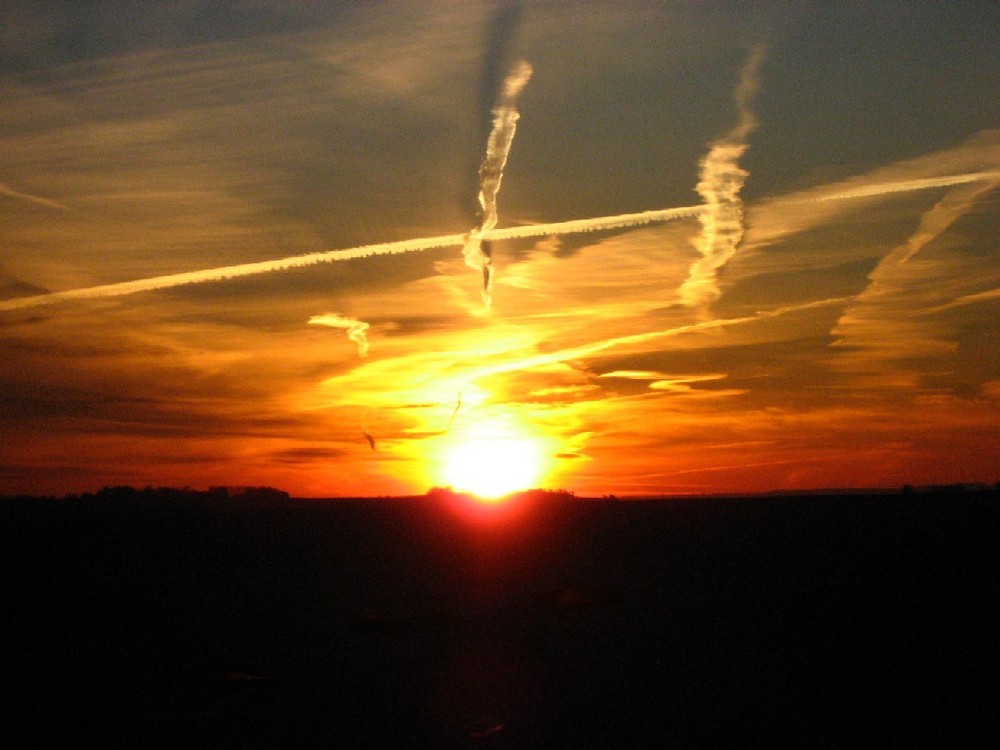 ..mal wieder viel Verkehr am Himmel..