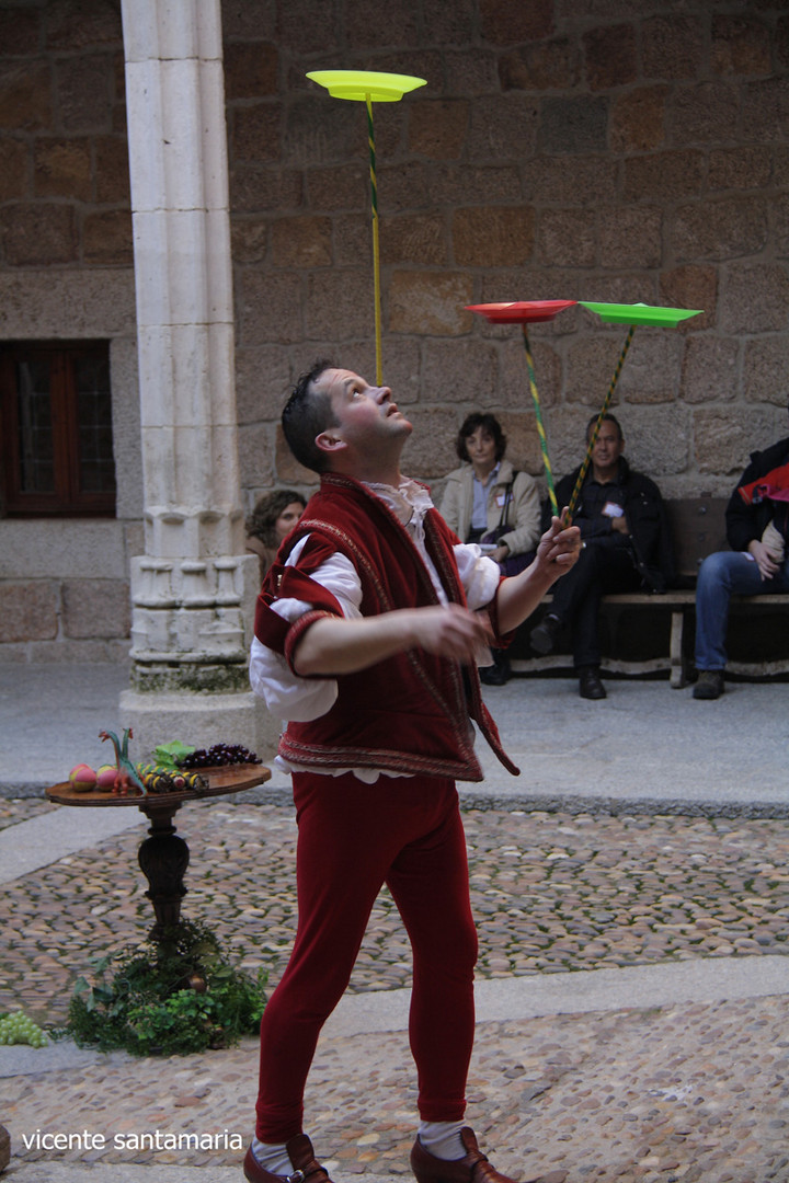 MALABARISTA EN EL CASTILLO