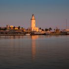 Malaga, Leuchtturm am Hafen