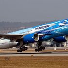 Malaysia 777-200 mit der Freedom of space Lackierung!