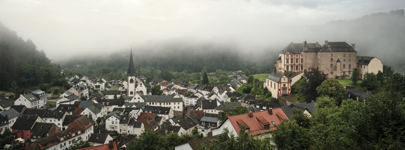 Malberg mit Schloss