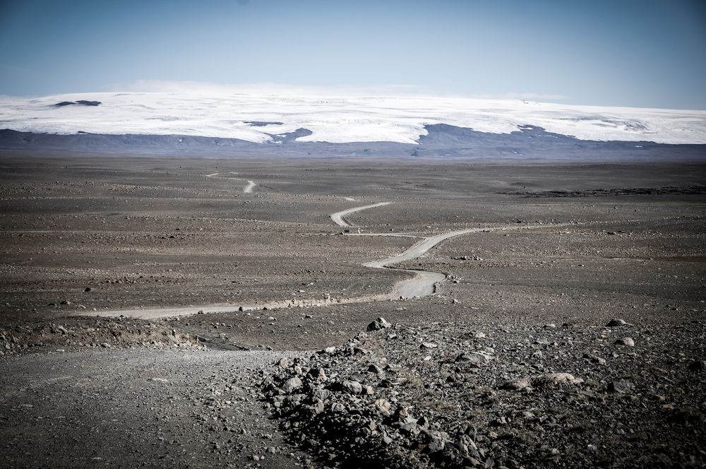 malbik endar - gravel road ahead...