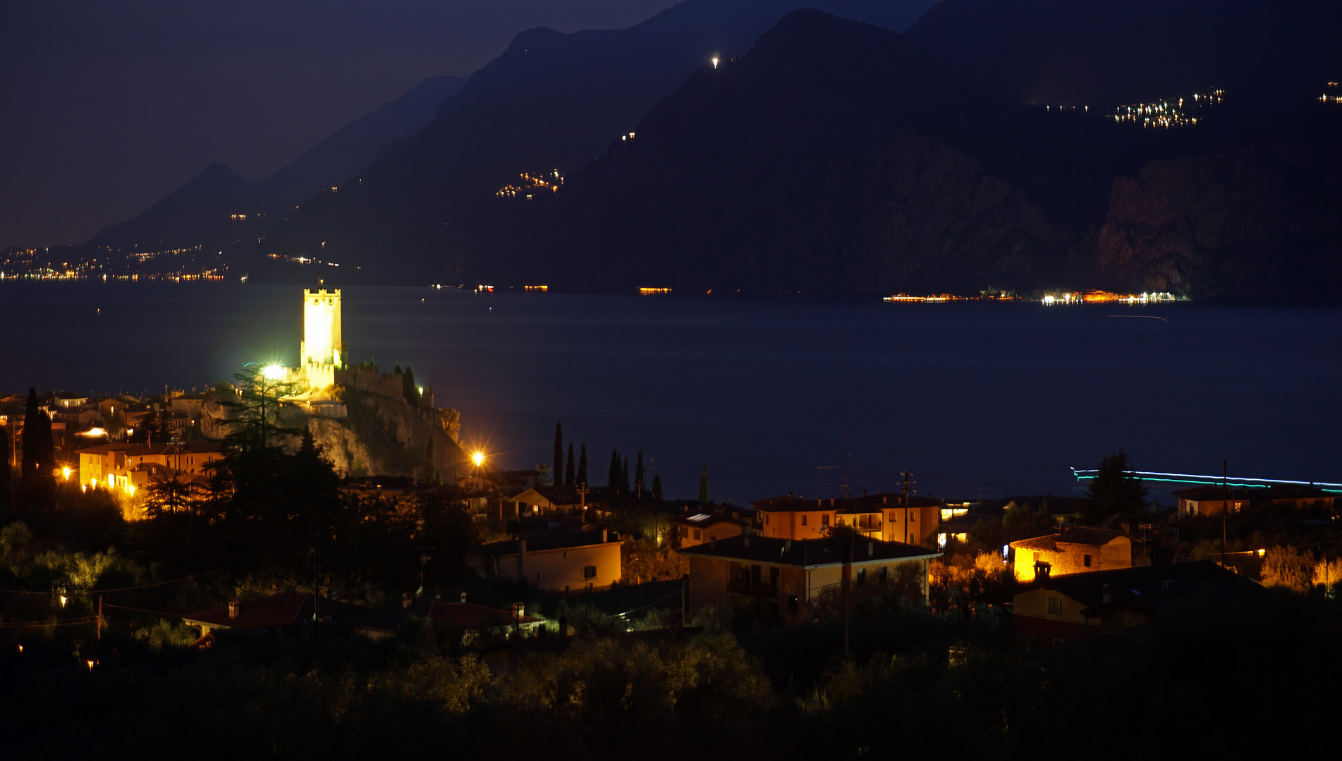 Malcesine at night