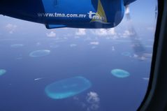 Malediven Baa Atoll aus dem Wasserflugzeug