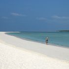 MALEDIVEN - schöner langer alleiner Weisser Strand