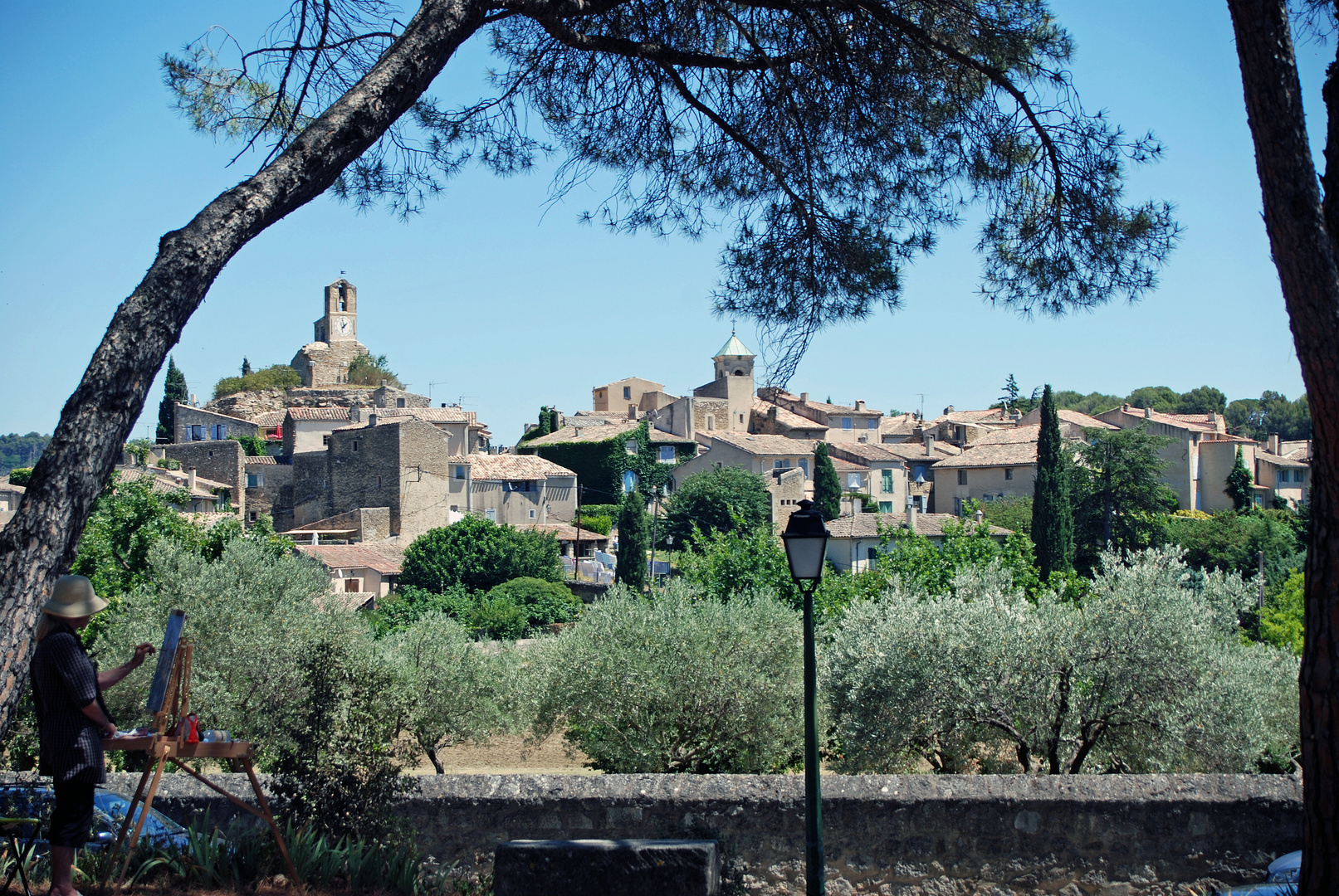 Malerin vor Lourmarin