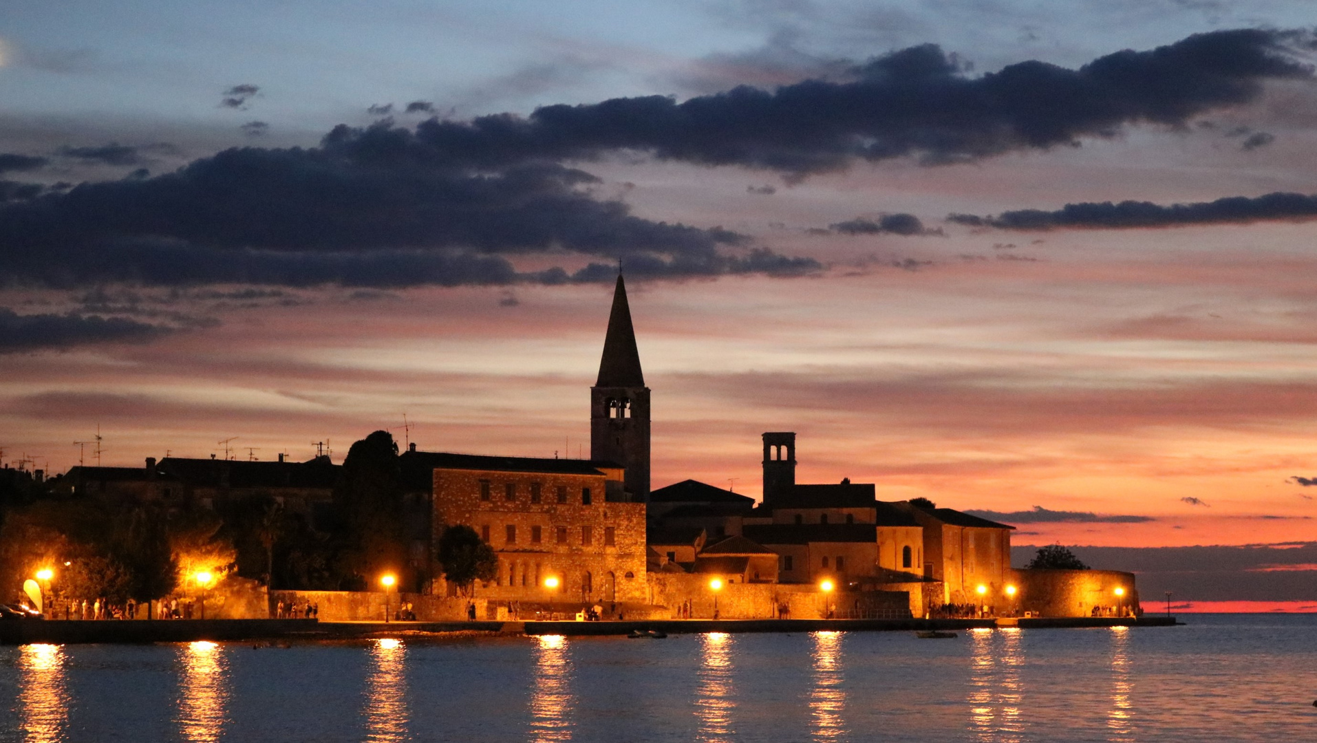 Malerische Hafenstadt Porec in Kroatien