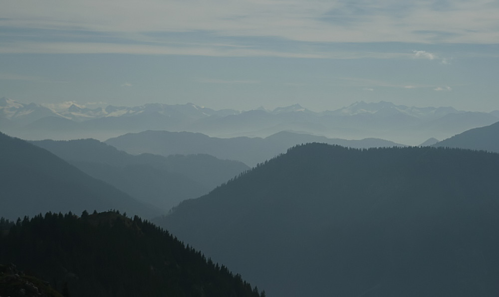 Malerischer Ausblick in die Tiroler Alpen