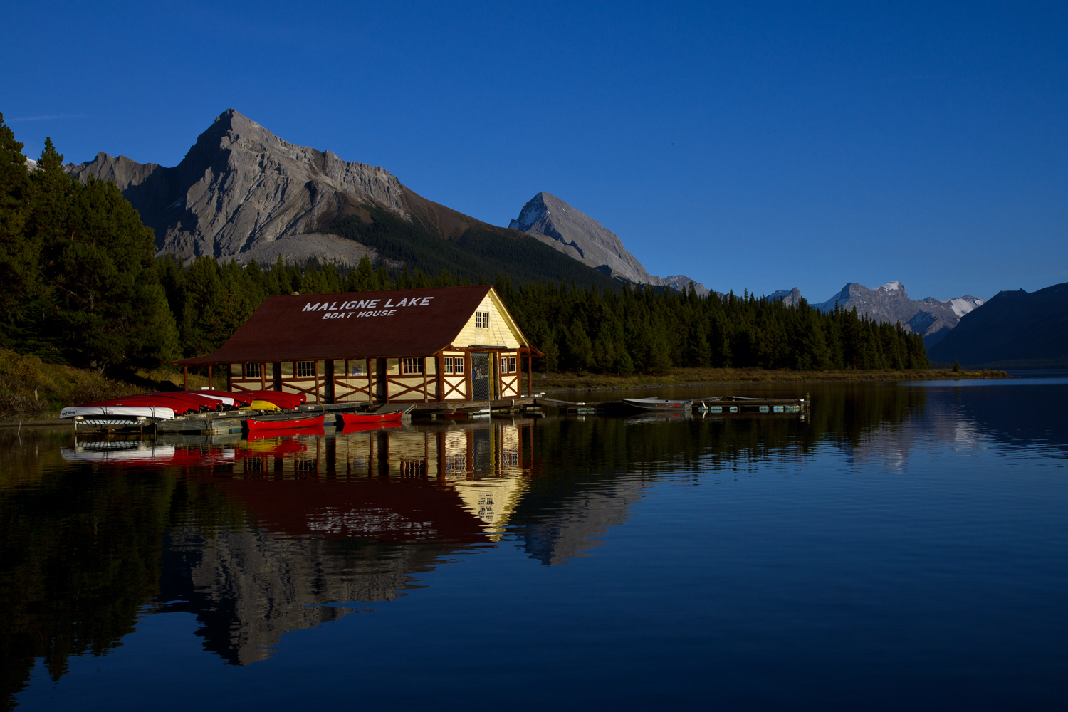 Maligne Lake 02