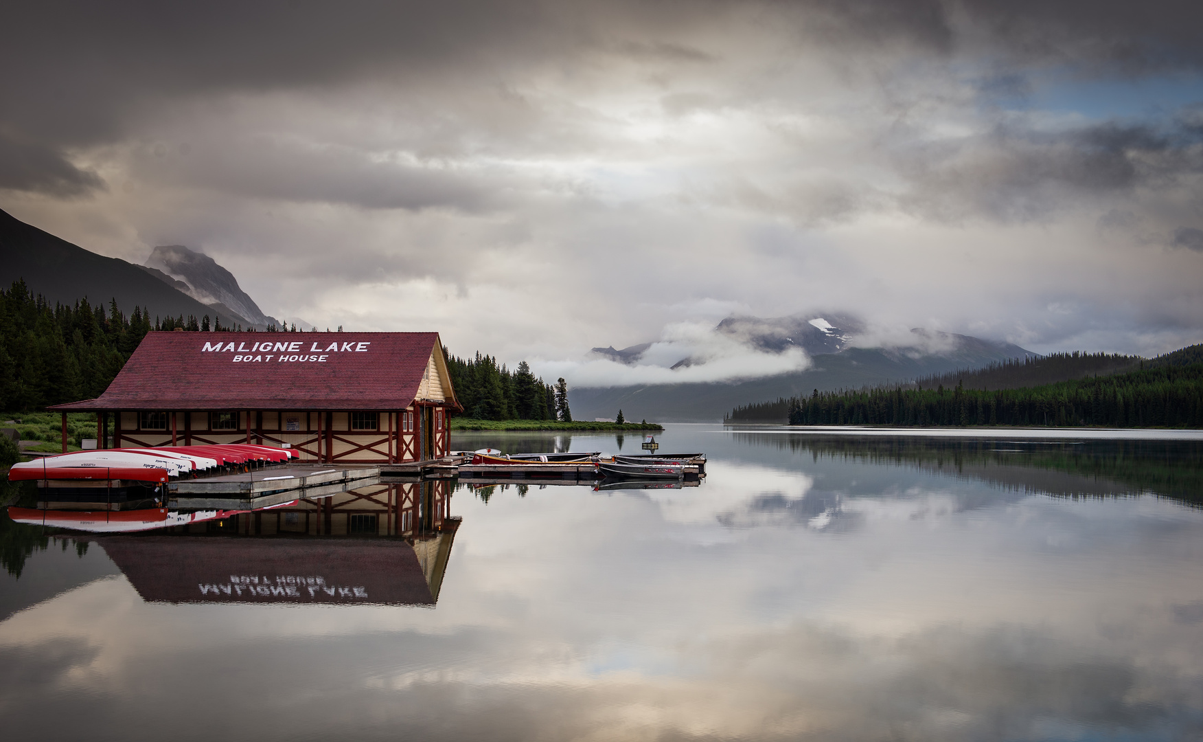 Maligne Lake