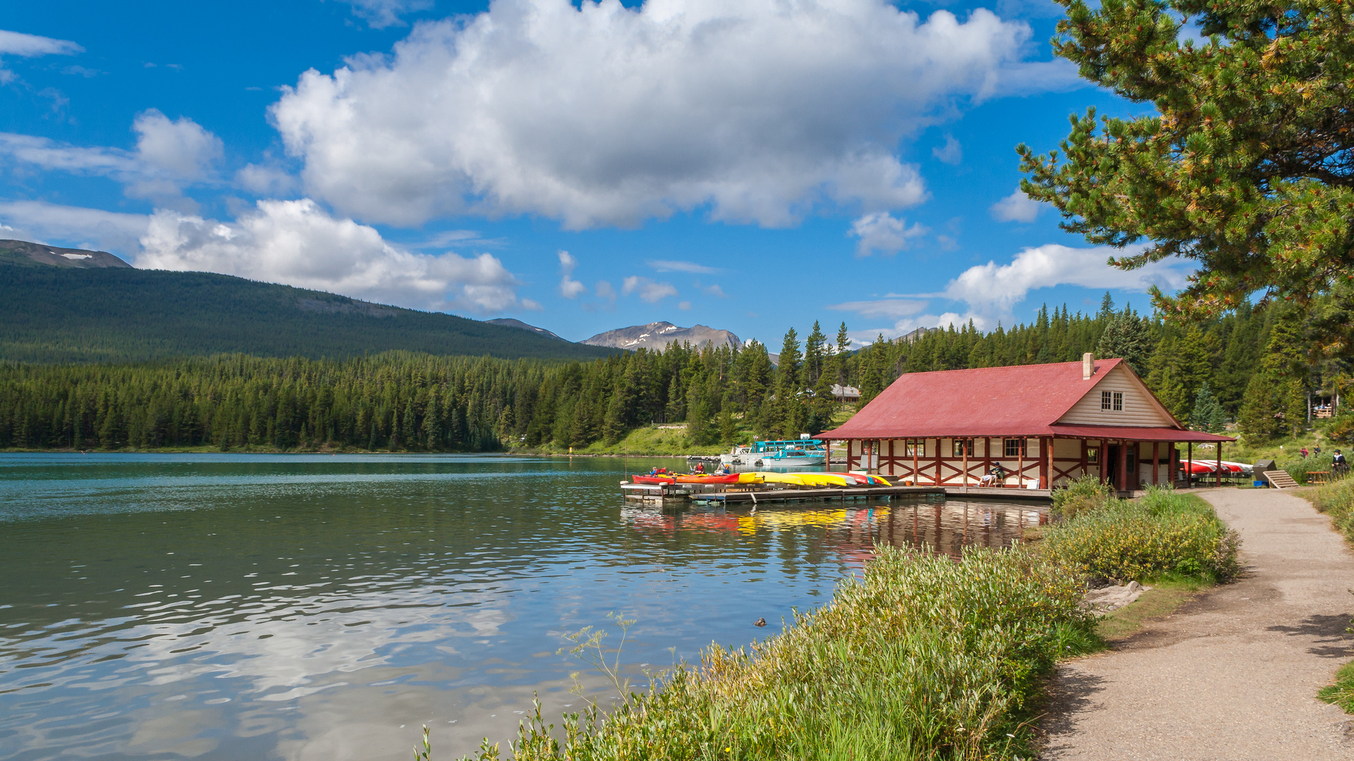 Maligne Lake