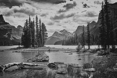 maligne lake , kanada