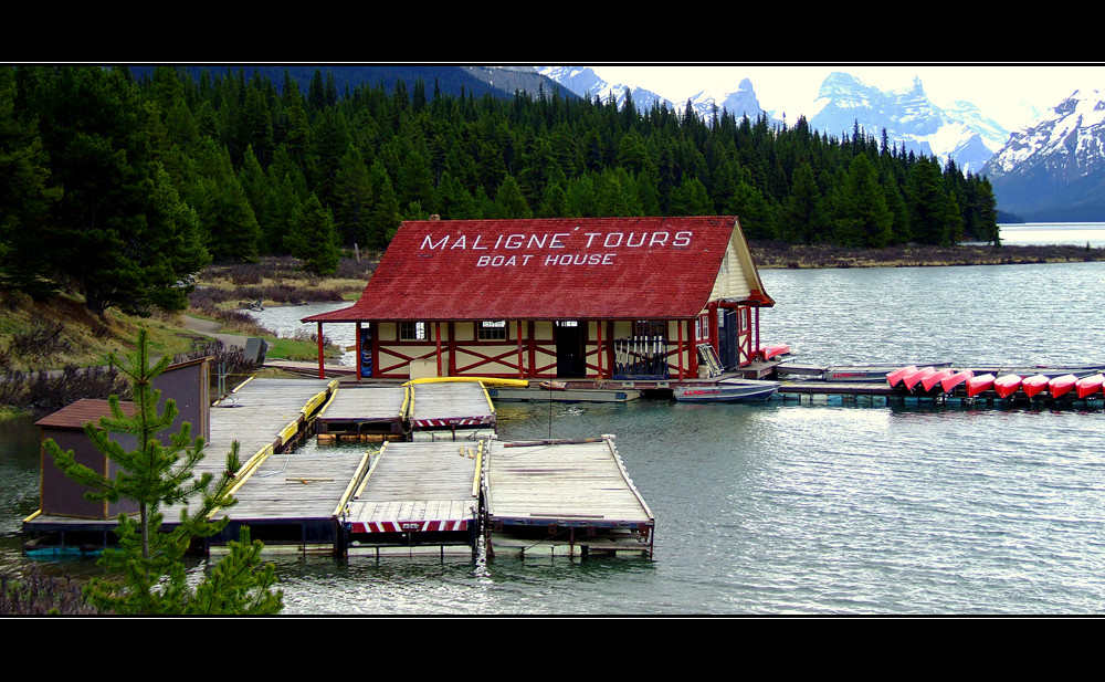 Maligne Tours Boat House