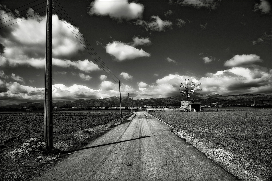 MALLORCA - Weg in die Berge