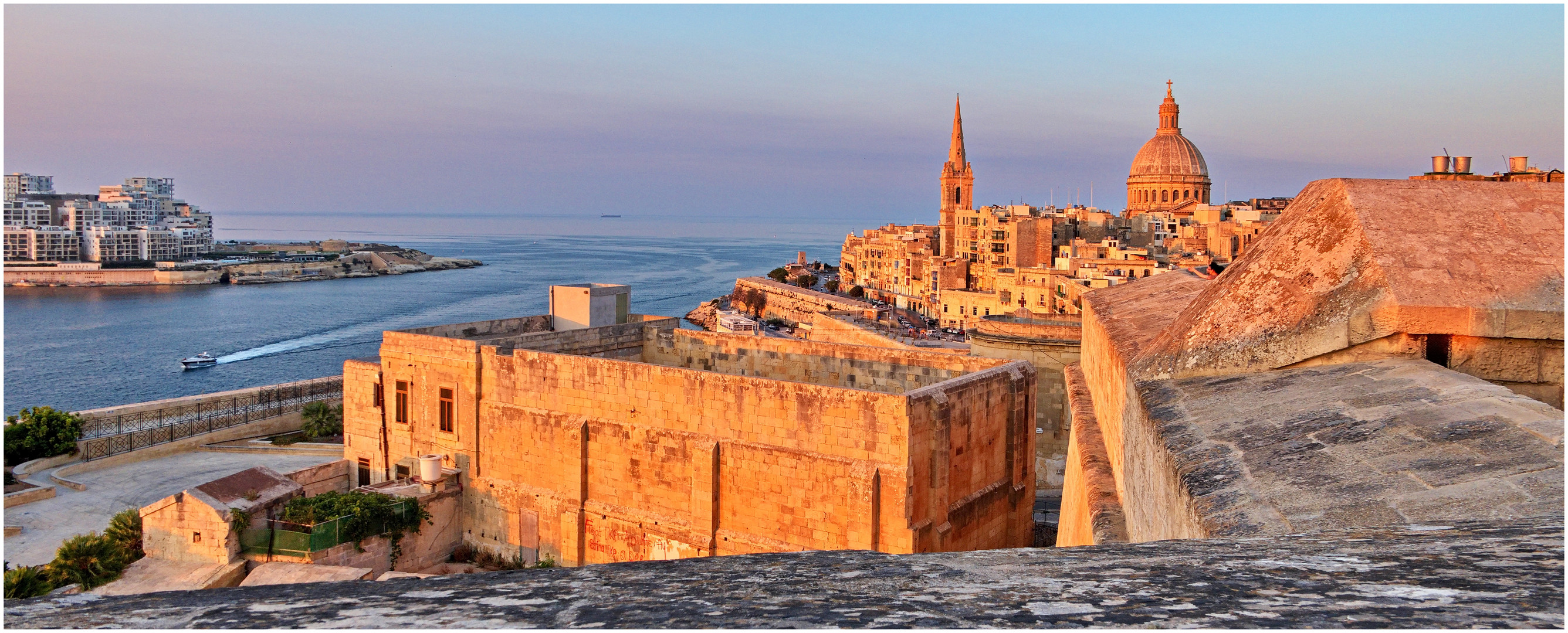 Malta 2018-07-31 Stadtmauer-Valletta