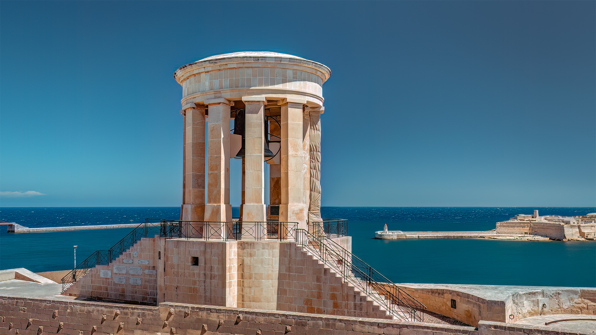 "Malta gedenkt seiner Kriegsopfer: Das Siege Bell War Memorial"