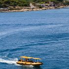 Malta - Motorboot vor der Küste Vallettas