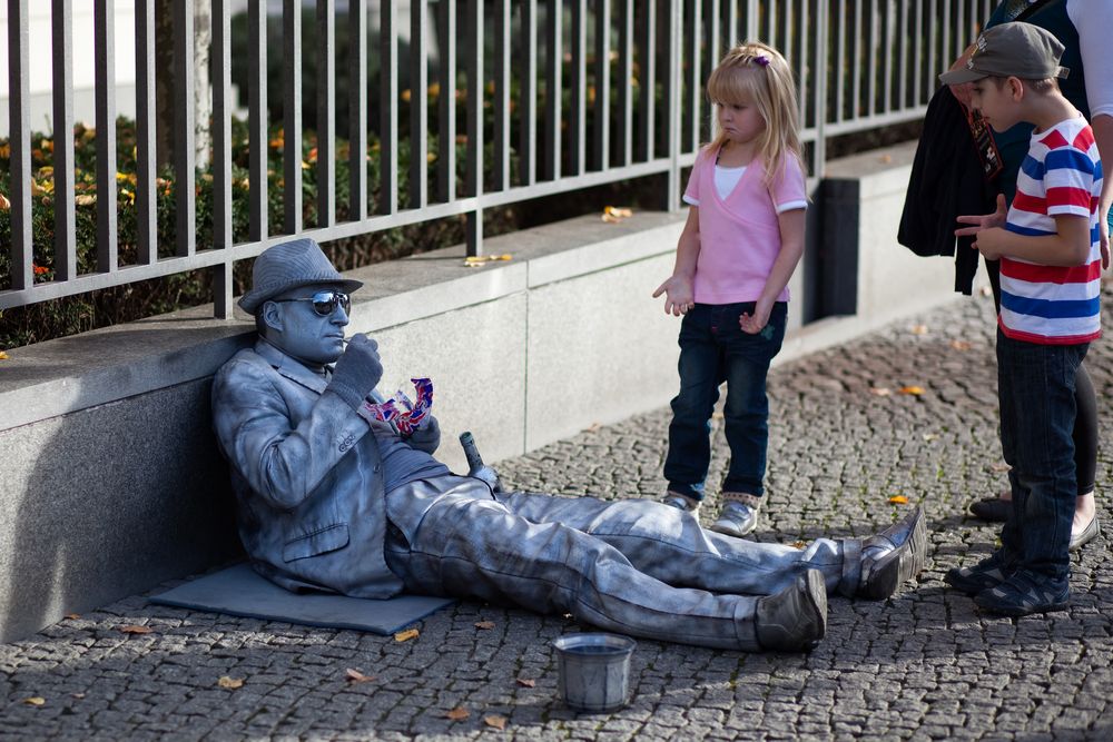 Mama, der hat mir meine Bonbons weggenommen...