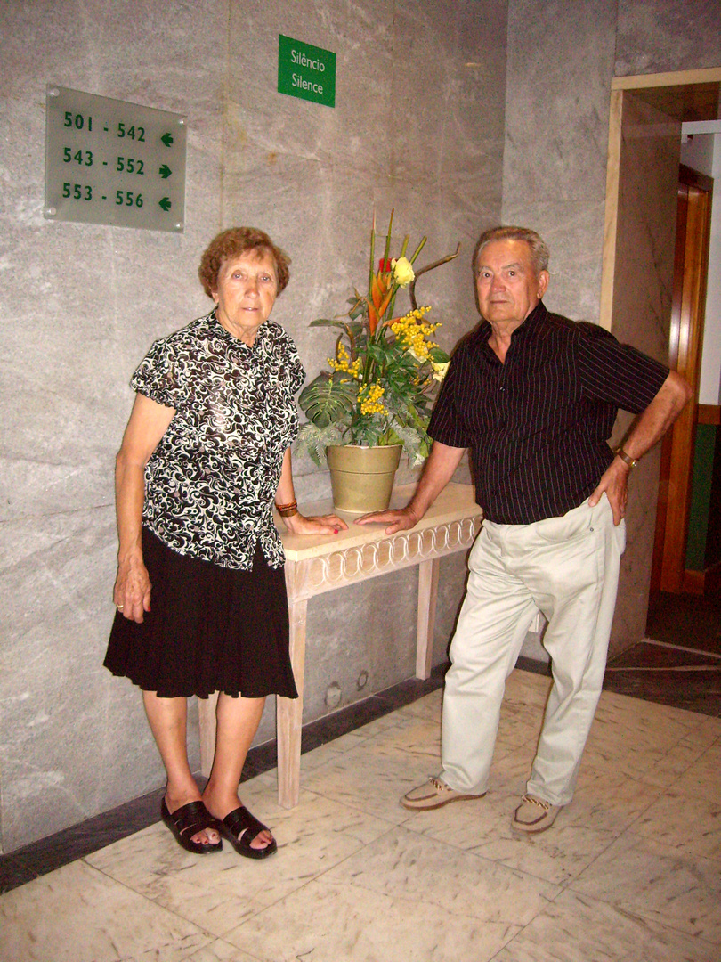 Mama y Papa (Hotel Mundial 2, 2007)