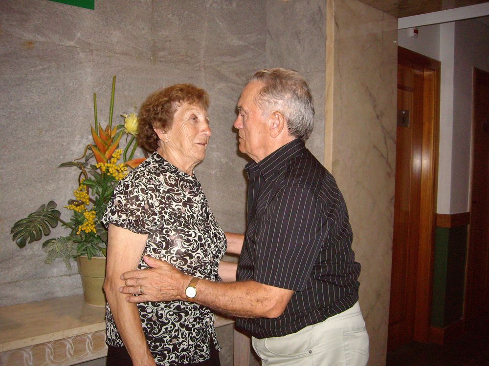 Mama y Papa (Hotel Mundial, 2007)