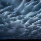 Mammatus clouds