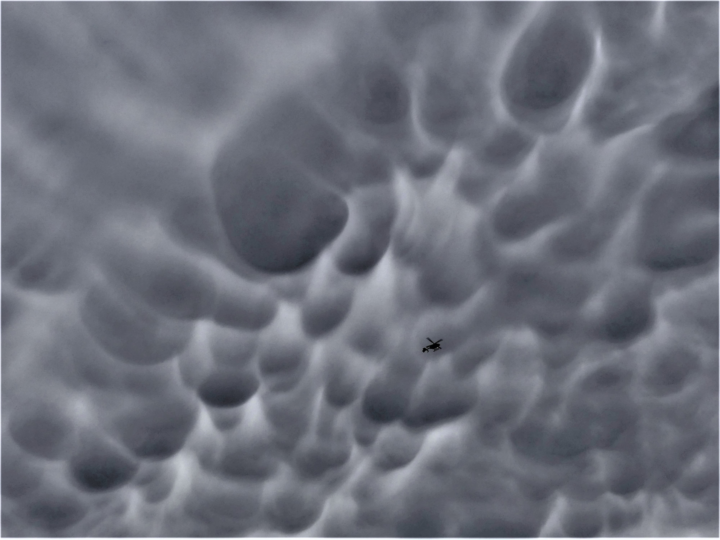 Mammatus und Hubschrauber