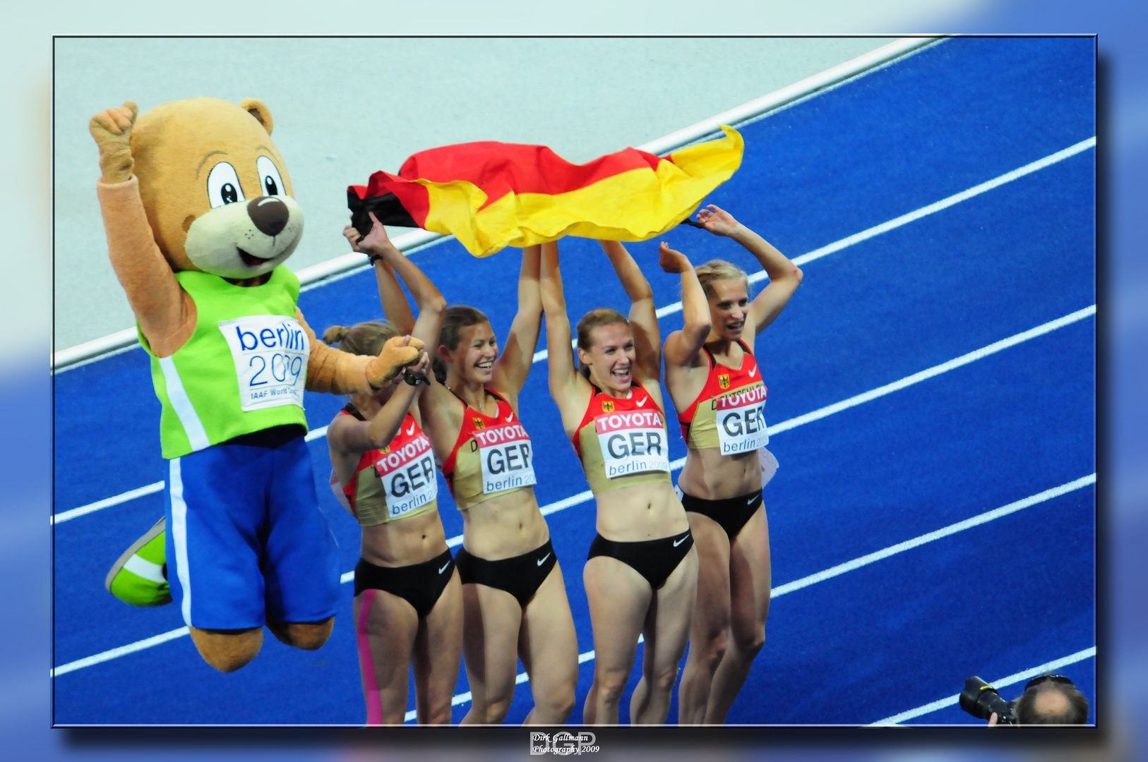 ... man (Frau) kann sich auch über Bronze freuen .., 12th IAAF World Championships in Athletics