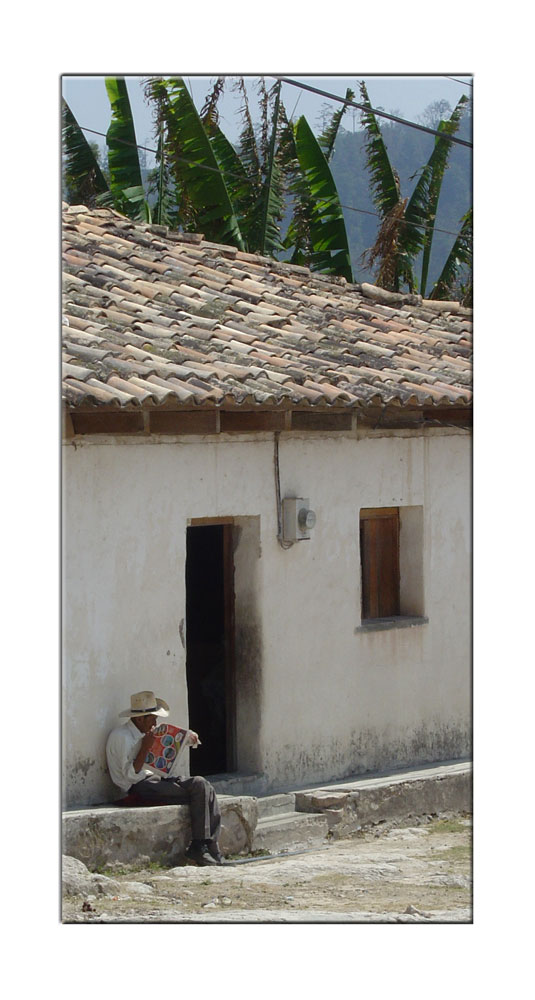 man im schatten - ojojona, honduras