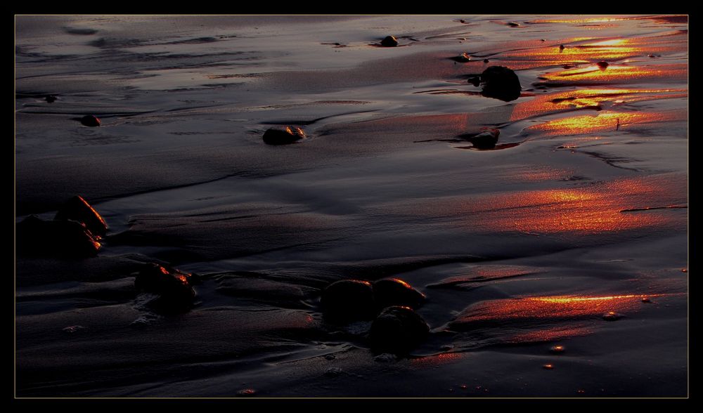 Man nehme Sand, Steine, Wasser und etwas Licht