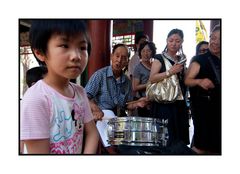 Man playing a snare-drum