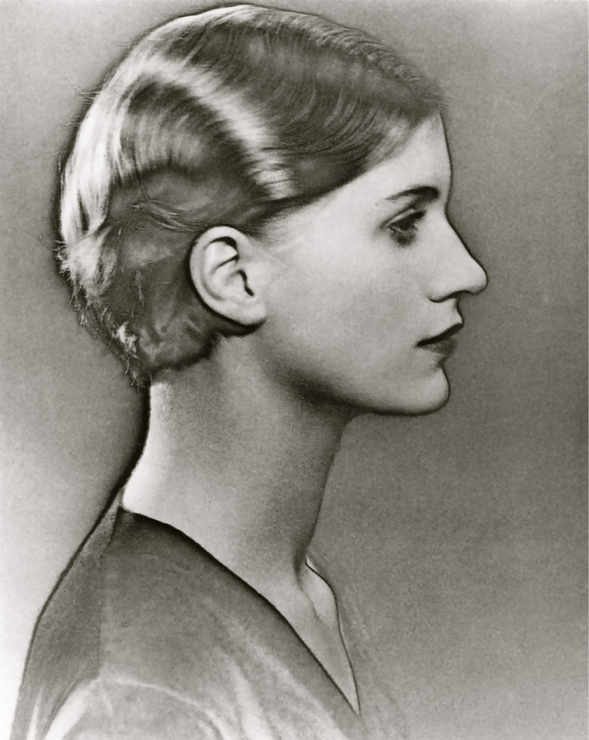 MAN RAY- PORTRAIT OF LEE MILLER