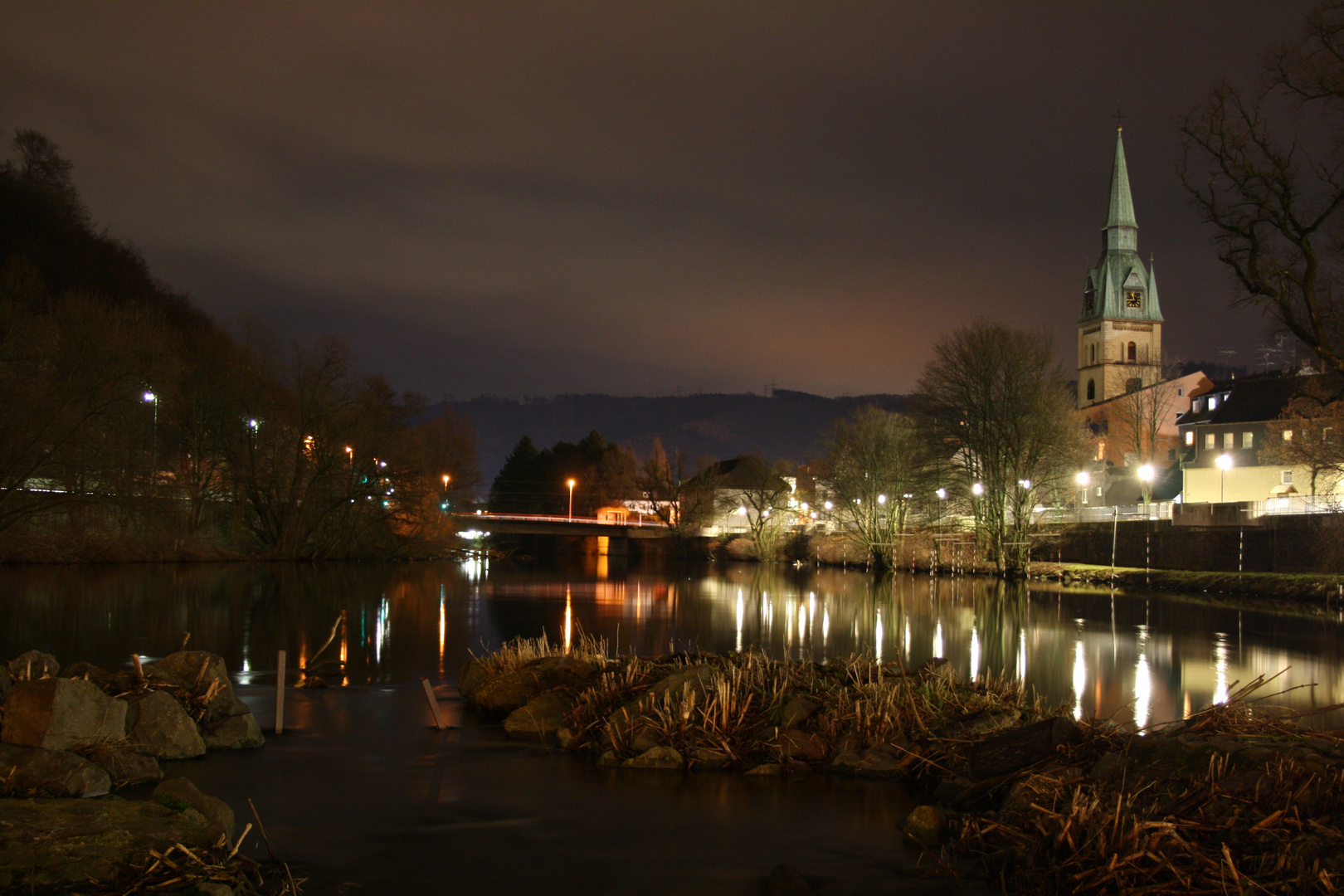 Man sollte die Kirche auch nachts im Dorf lassen......