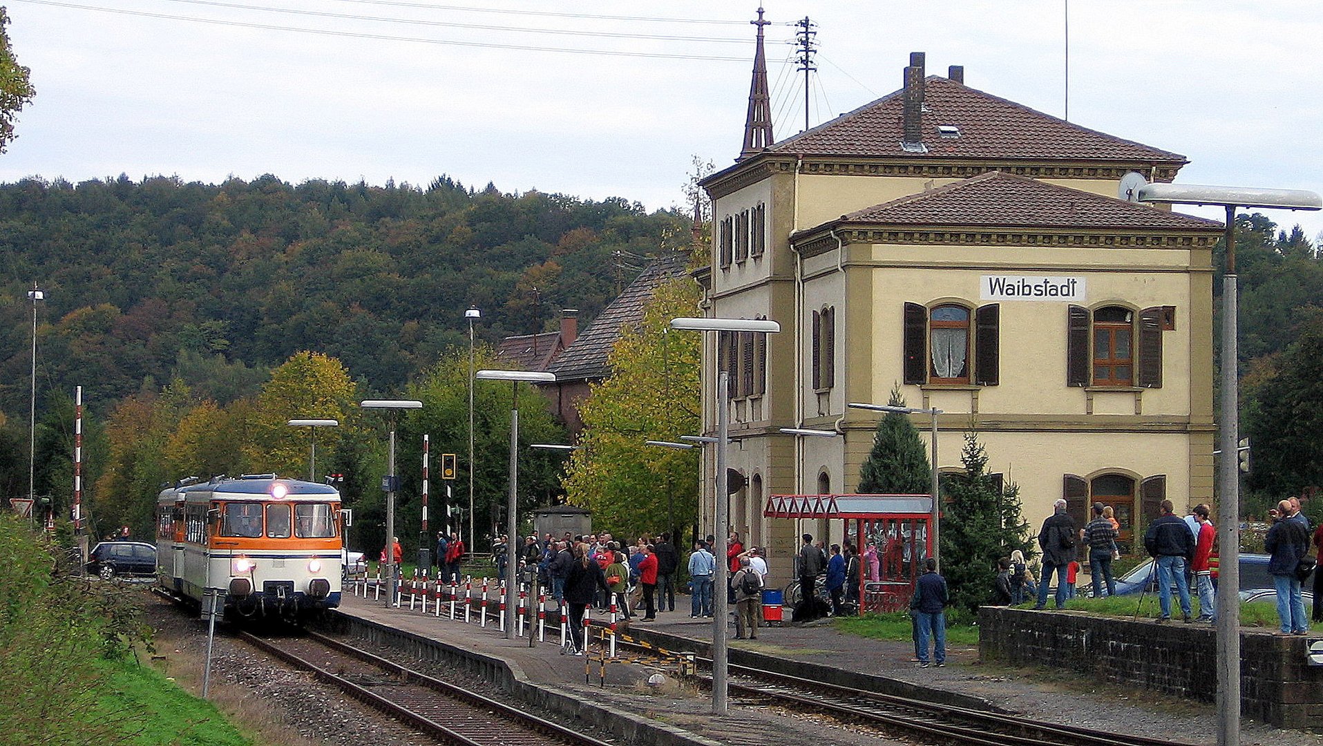 MAN-Vt der SWEG auf der Schwarzbachtalbahn im Bf Waibstadt 21.10.2006