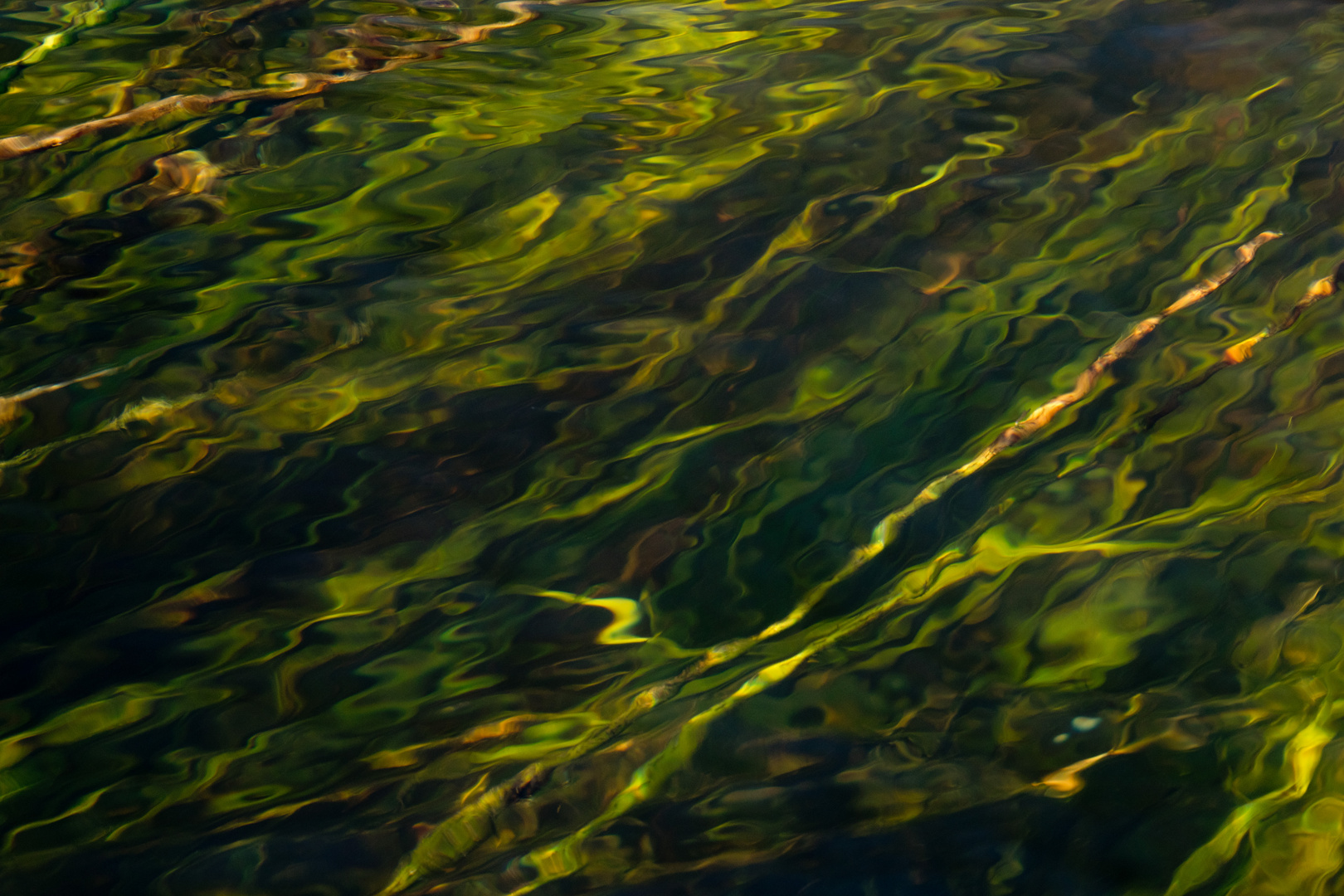 Man wirft dem Fluss keine Steine ins Gesicht