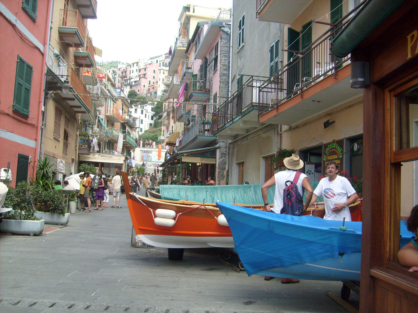 MANAROLA LES BATEAUX DANS LES RUES