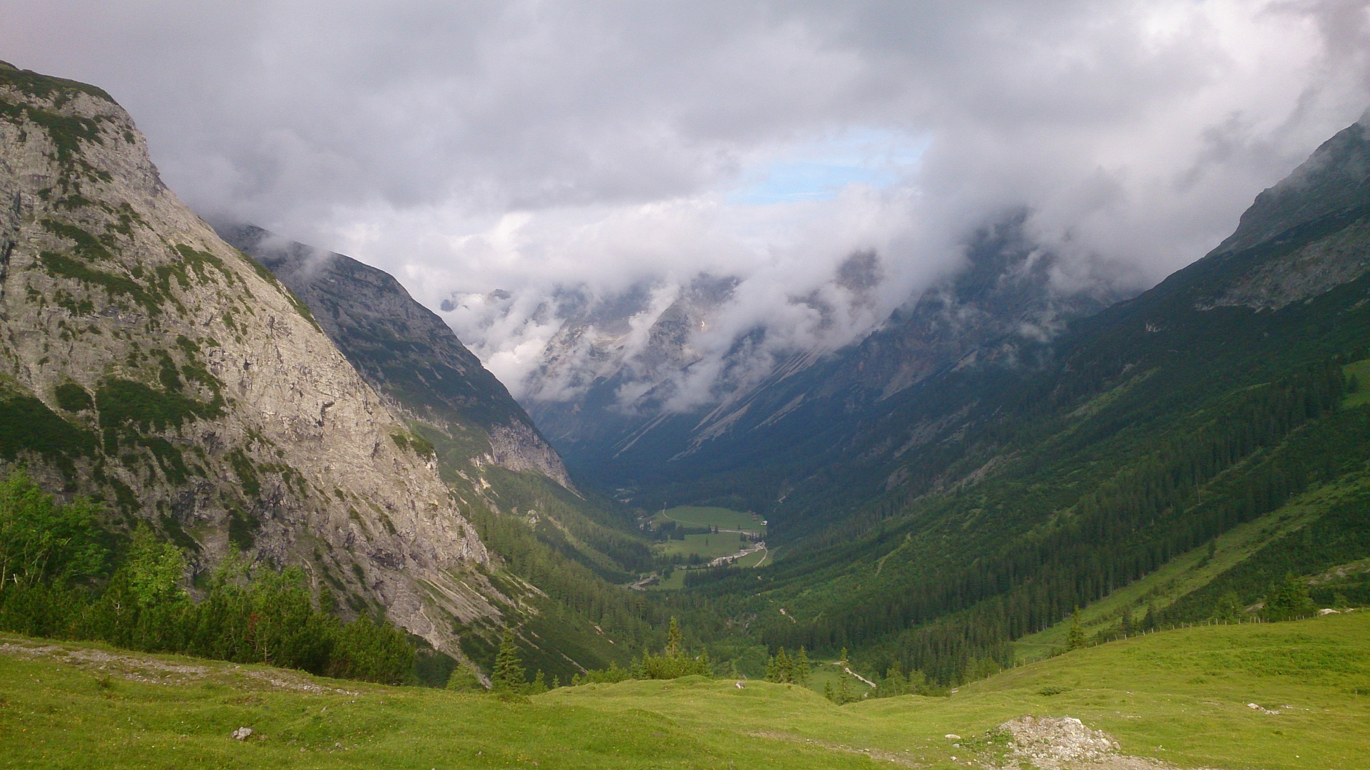 mancher Weg ist steil und steinig... aber es lohnt sich ;)