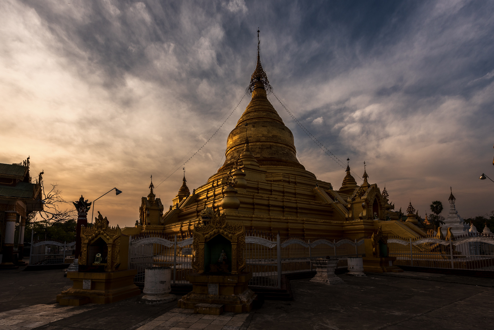 Mandalay Kuthodaw Pagode V